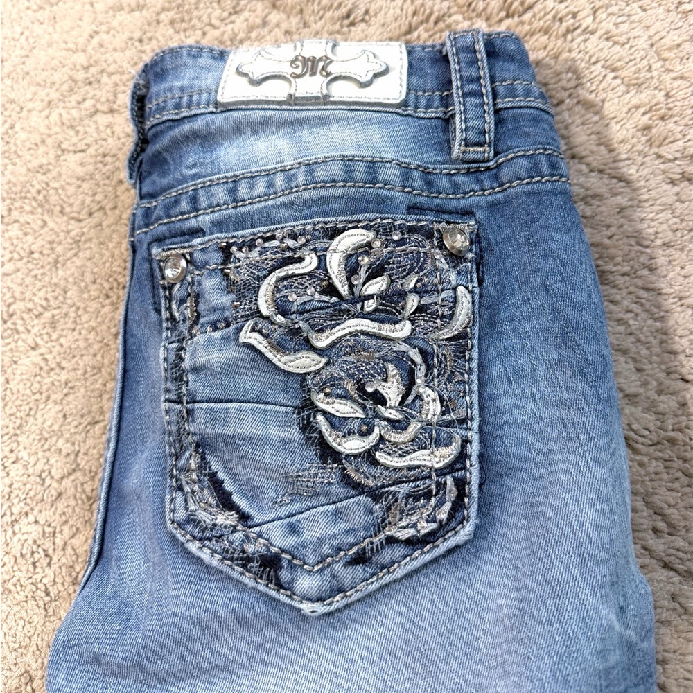 Women’s Miss Me Blue Jeans Size 27 Skinny Distressed Ripped Rhinestones Blue - Picture 7 of 10